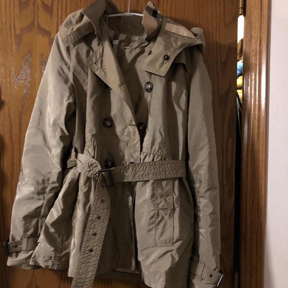 New w/o tags Girl’s Burberry hooded jacket 12 Yrs